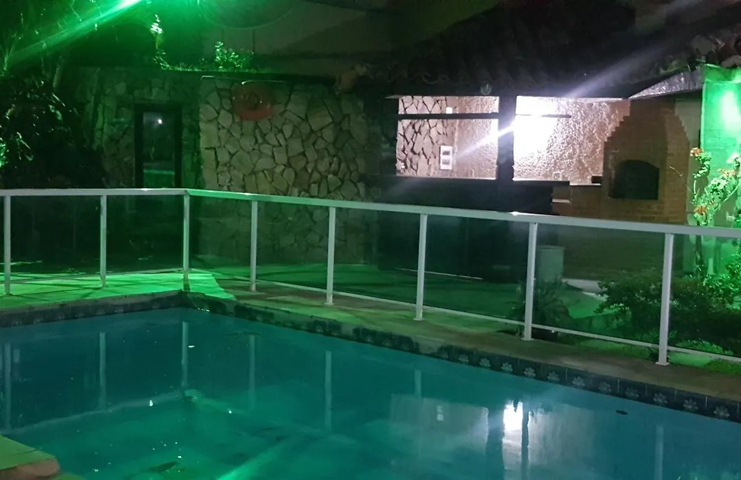 Apartamento com piscina-1